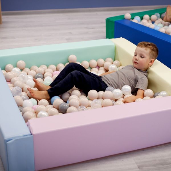 Iglu Ball Pit s lopticama