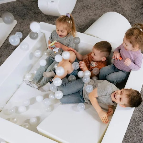 Iglu Ball Pit s lopticama